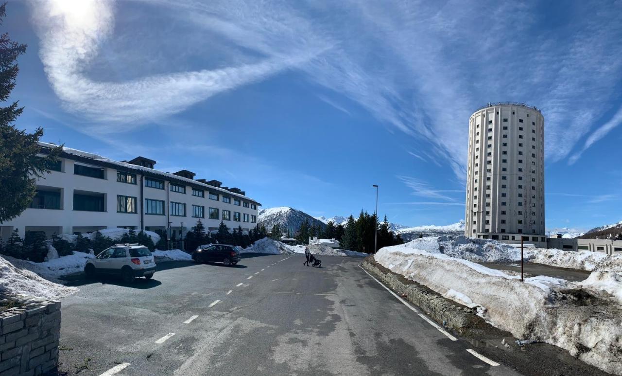 Nice House On The Ski Slopes Sestriere Exterior photo