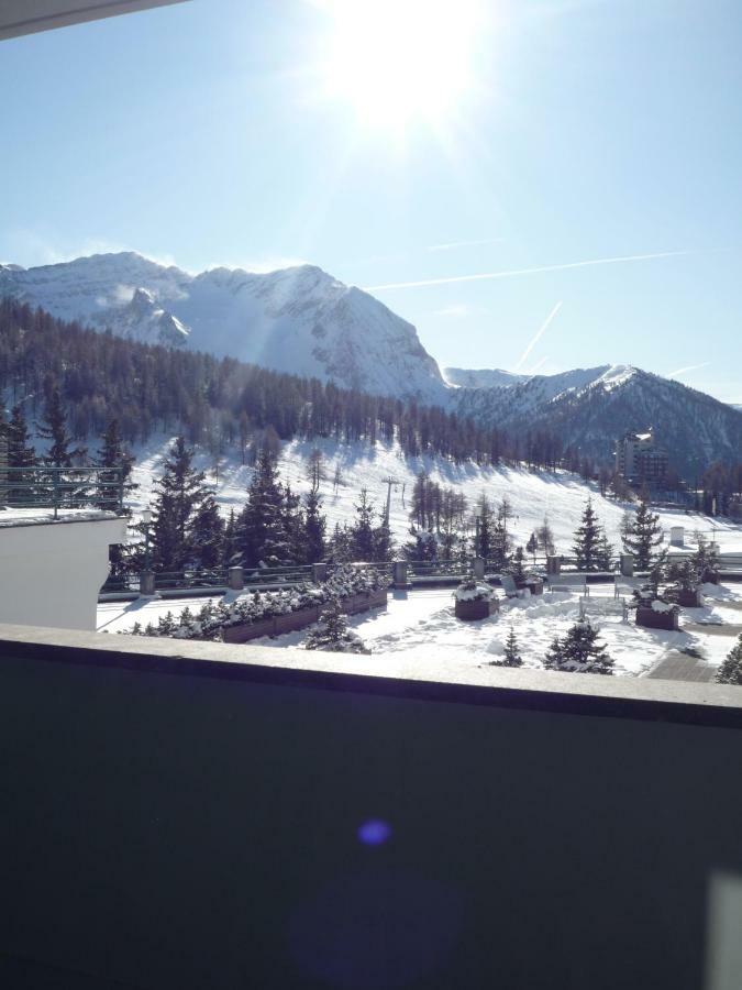 Nice House On The Ski Slopes Sestriere Exterior photo